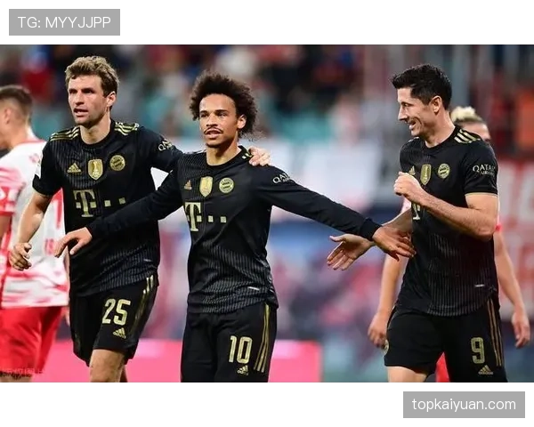 厄德高与穆西亚拉：技术型中场战术角色与风格对比分析