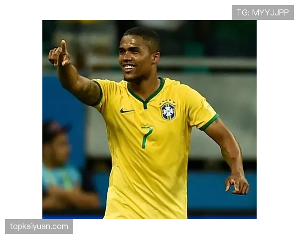 拉菲尼亚与道格拉斯·科斯塔巅峰期边路突破及传射效率对比